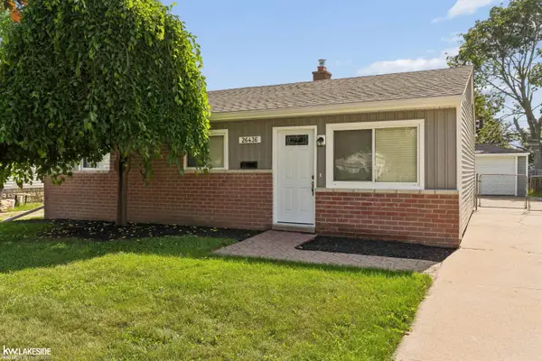26436 Hollywood, Roseville, MI 48066