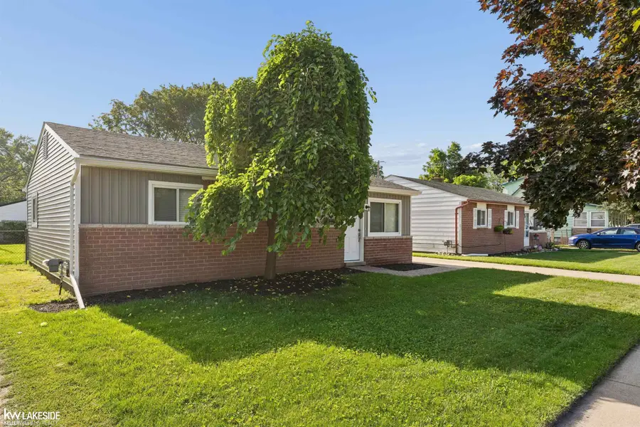 26436 Hollywood, Roseville, MI 48066 - #3