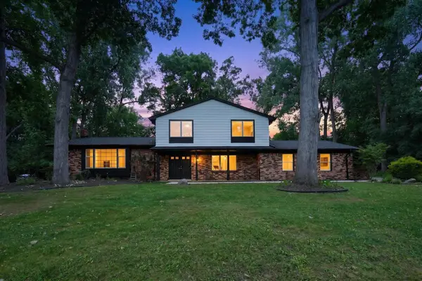 2049 Shore Hill, West Bloomfield, MI 48323