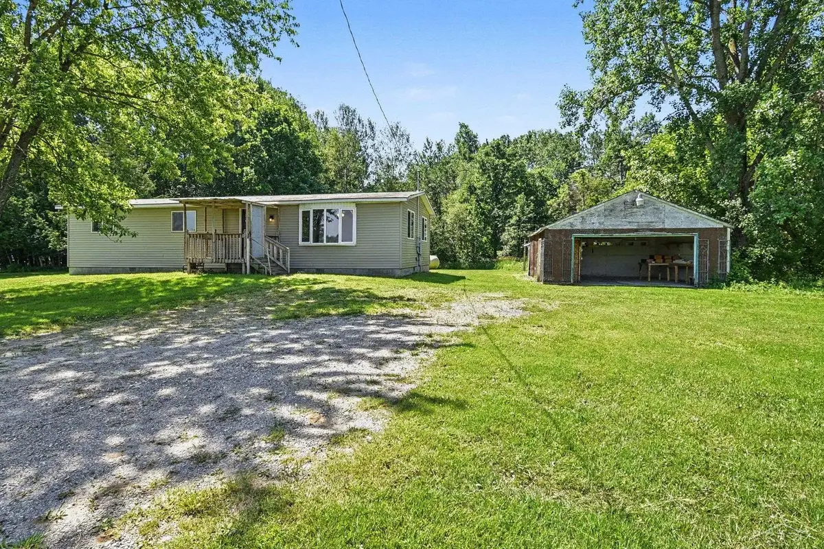 4300 Pinconning, Rhodes, MI 48652 - #1