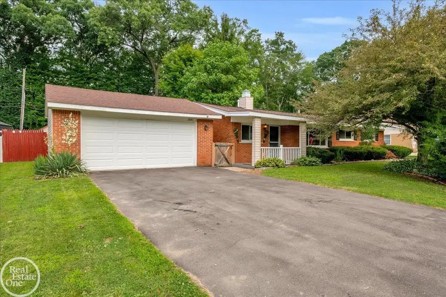 52161 Brentwood, Shelby, MI 48316 - #2