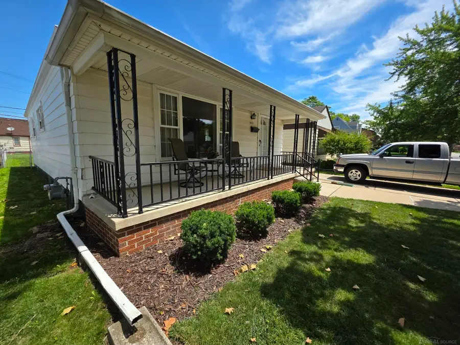 1412 Champaign, Lincoln Park, MI 48146 - #3