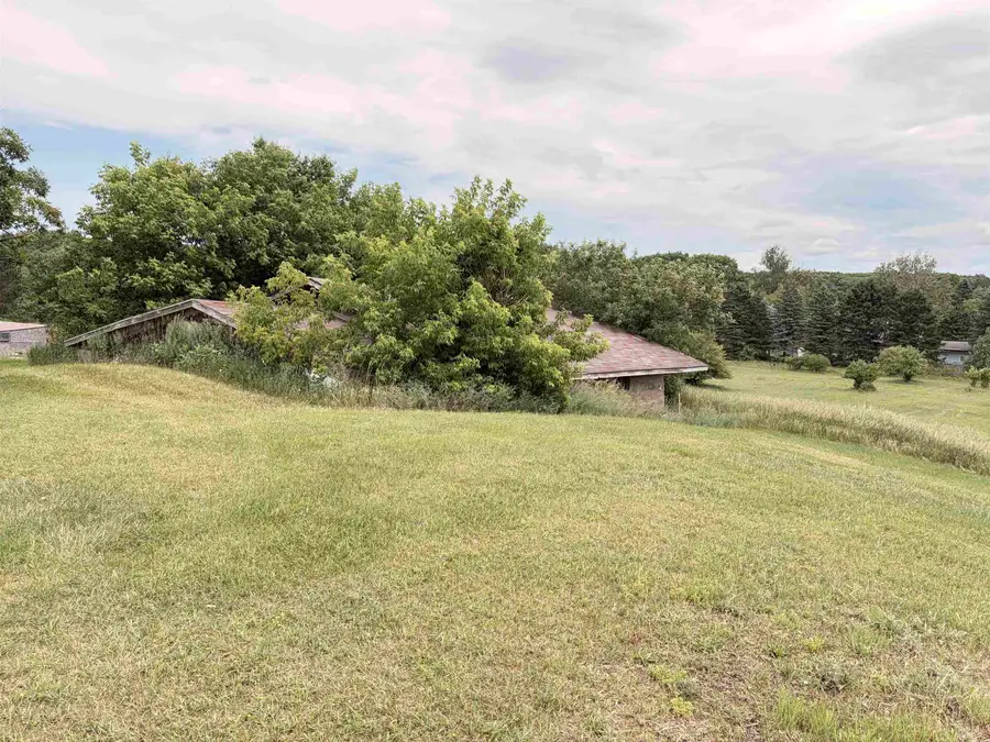 9521 E 13th, Cadillac, MI 49601 - #3