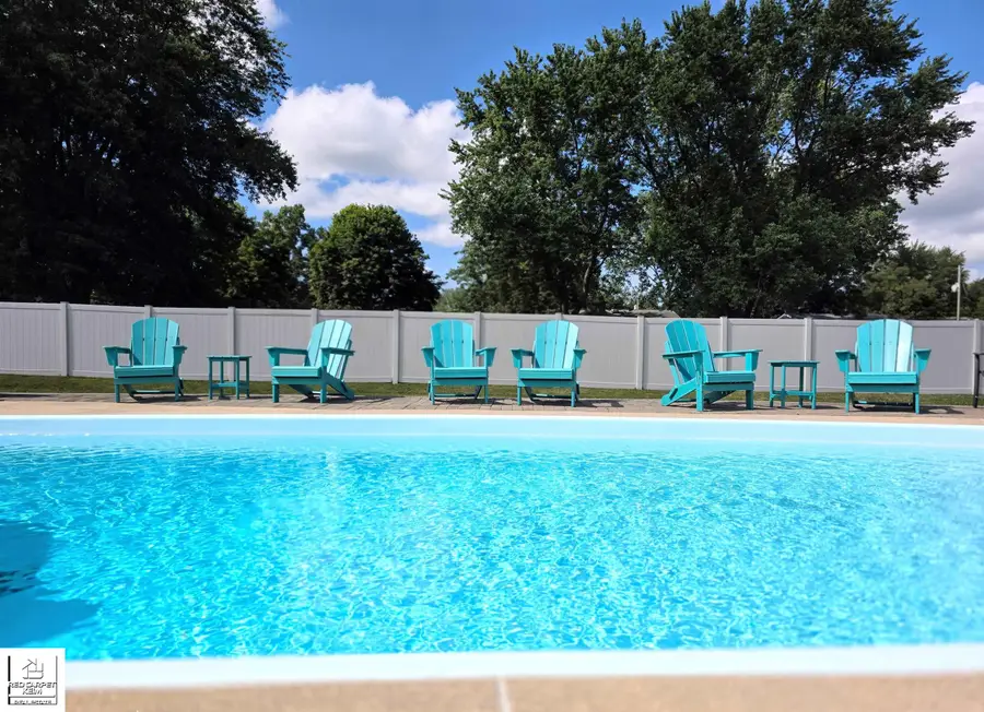 6309 Burningtree, Burton, MI 48509 - #3