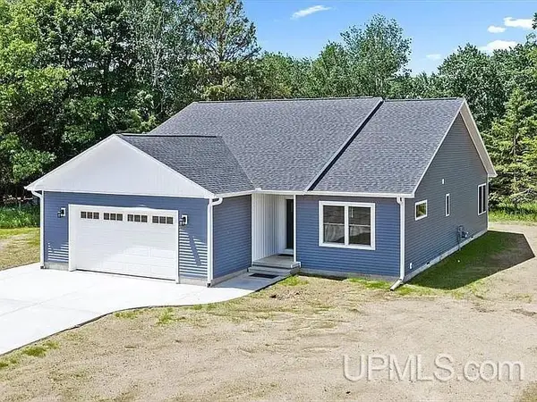 820 Willow Creek, Escanaba, MI 49829