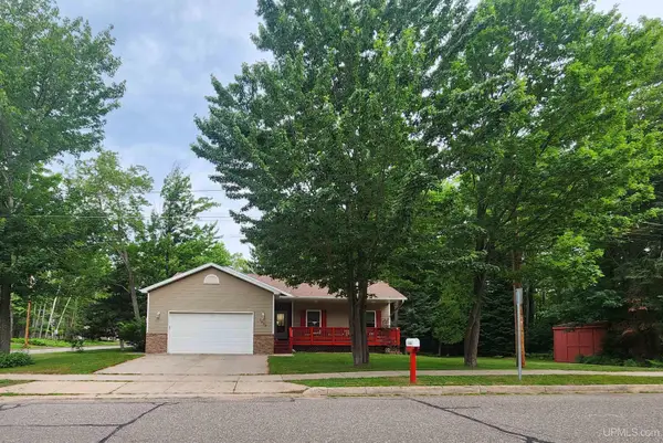 1630 Center, Marquette, MI 49855