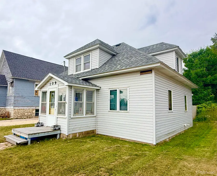 109 N Second, Manistique, MI 49854 - #2