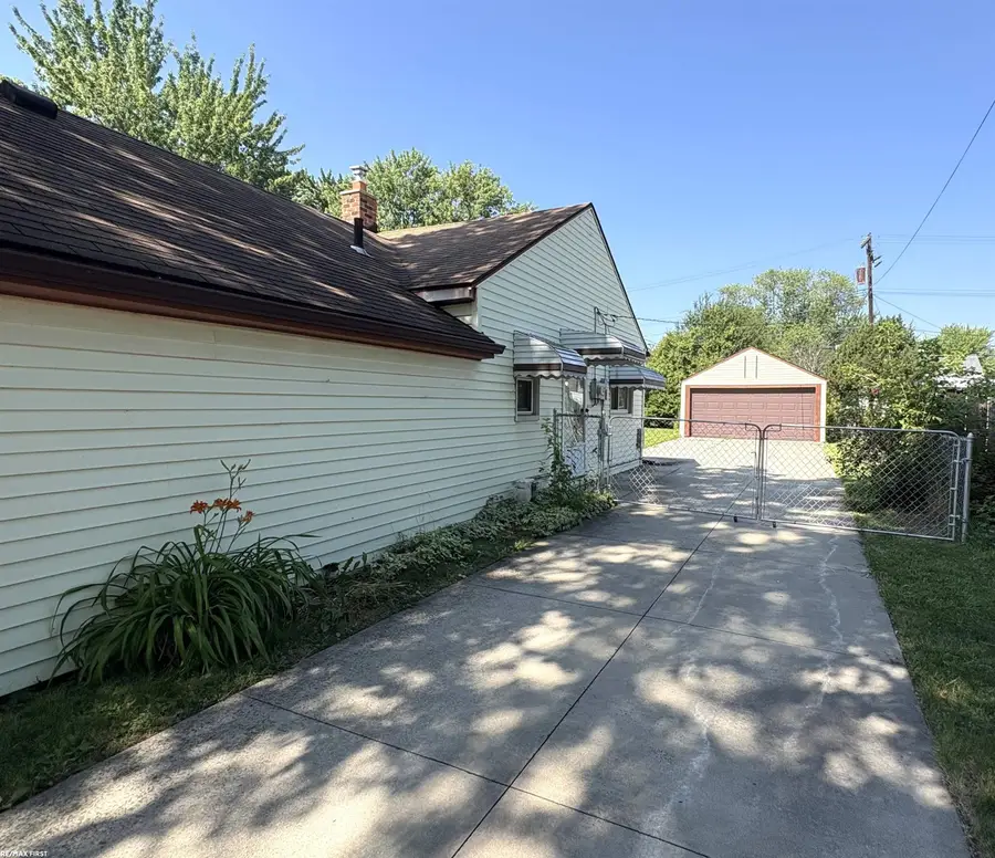 26641 Pattow, Roseville, MI 48066 - #3