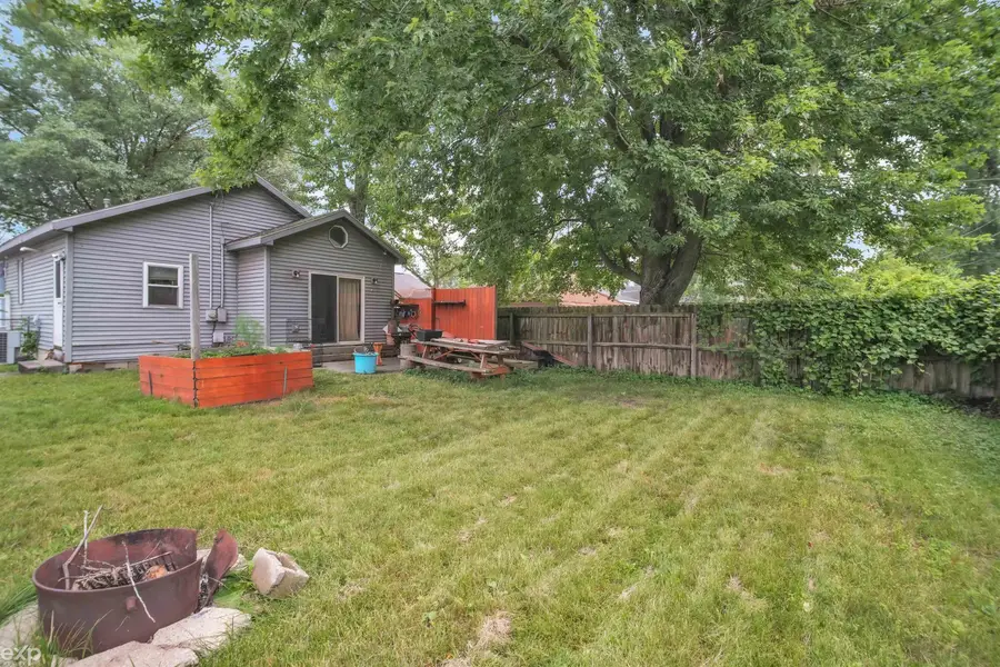 702 Bay, Bay City, MI 48706 - #3