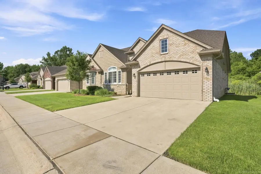 5272 Hawkseye, Warren, MI 48092 - #2