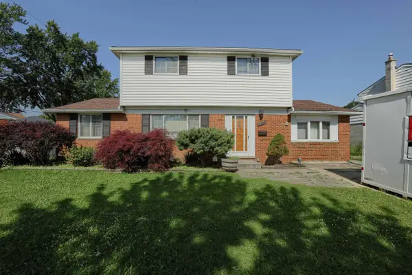 39533 Spalding, Sterling Heights, MI 48313