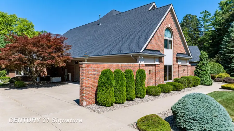 5590 Pine Gate, Saginaw, MI 48603 - #3