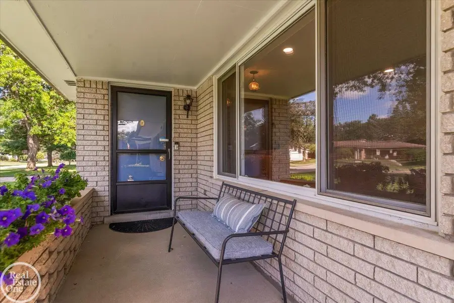 6534 Donnybrook, Shelby, MI 48316 - #3