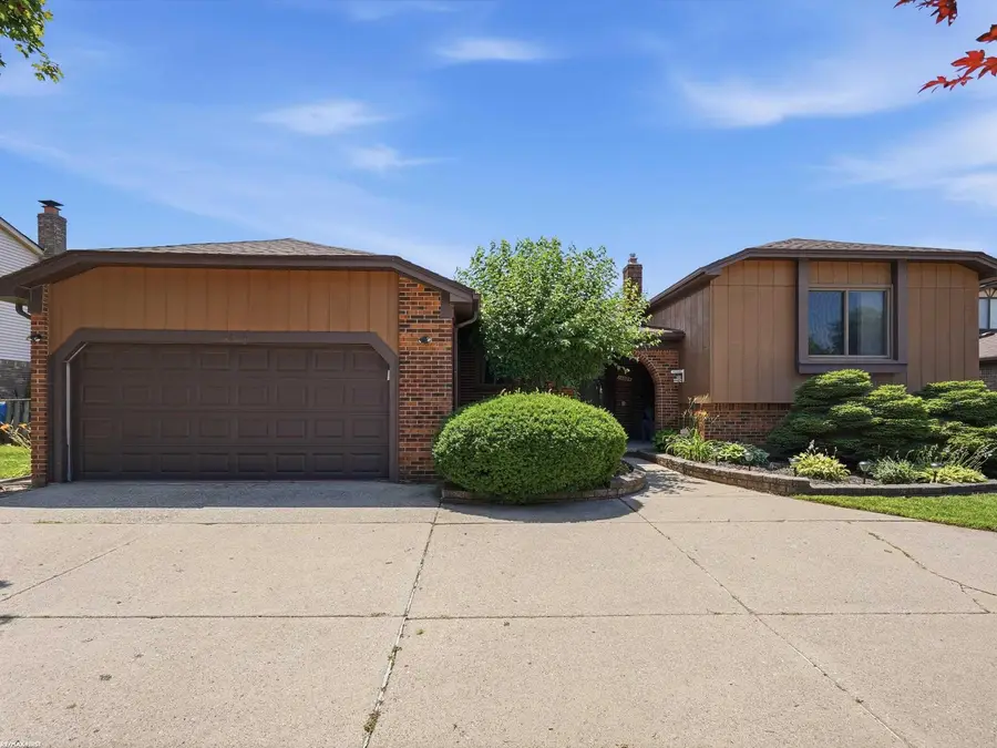 14604 Lakeshore, Sterling Heights, MI 48313 - #2