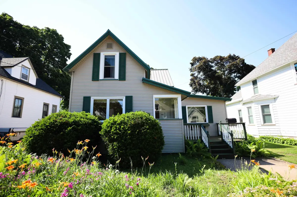 133 W Crescent, Marquette, MI 49855 - #1