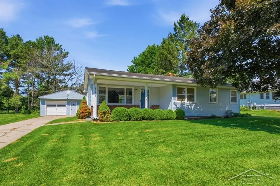 4665 N River, Freeland, MI 48623 - #2
