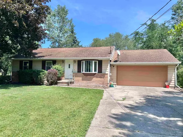 113 Pleasant Knoll, Adrian, MI 49221