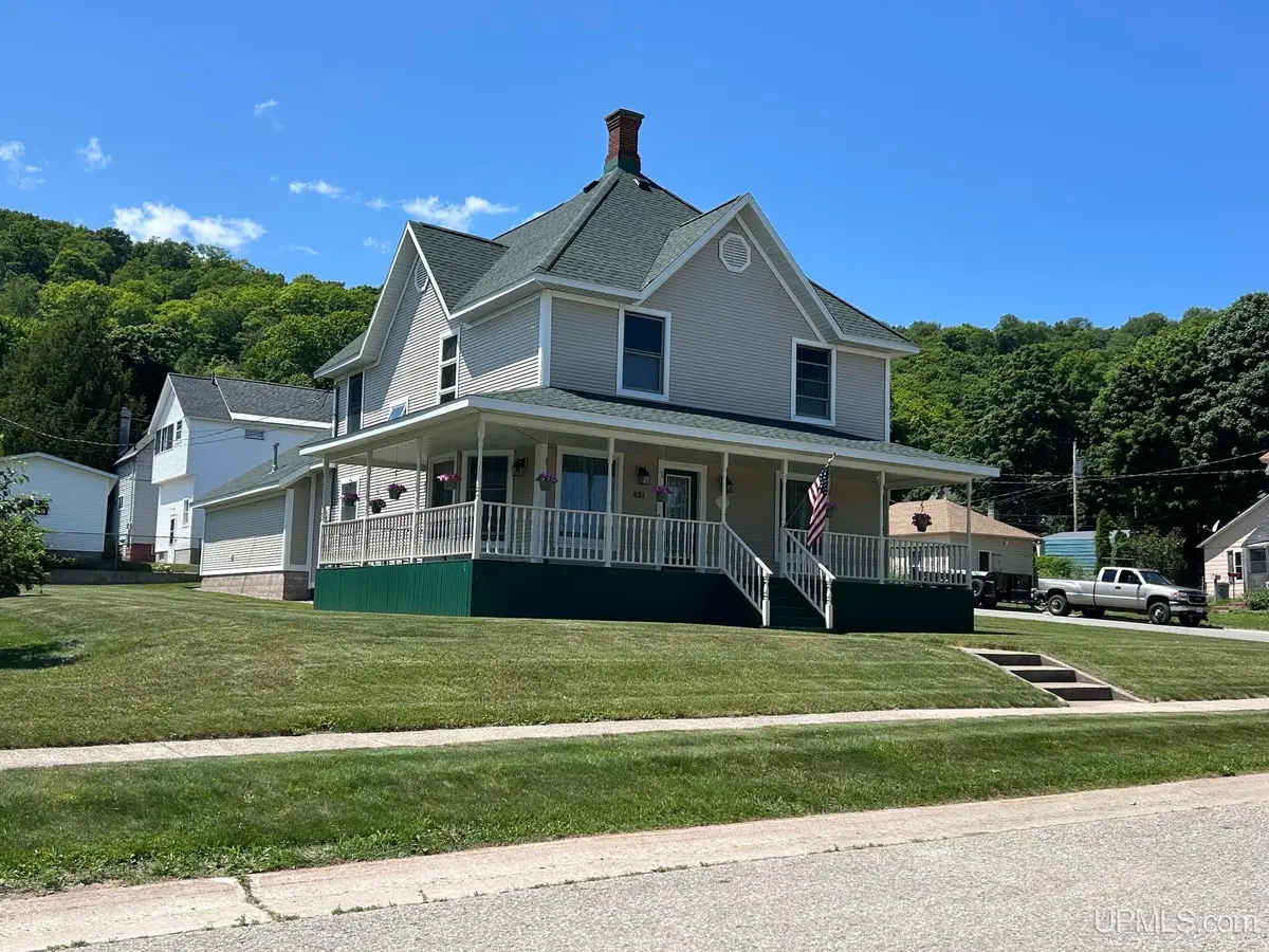 831 W Munising, Munising, MI 49862 - #1