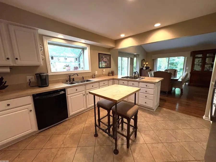 1734 Snowden, Rochester Hills, MI 48306 - #3