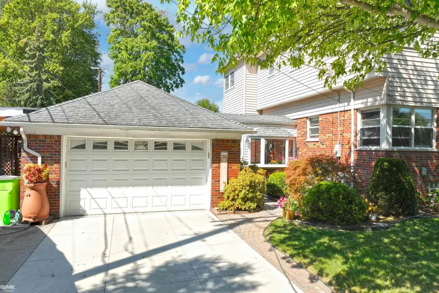 28900 S River, Harrison Township, MI 48045 - #3