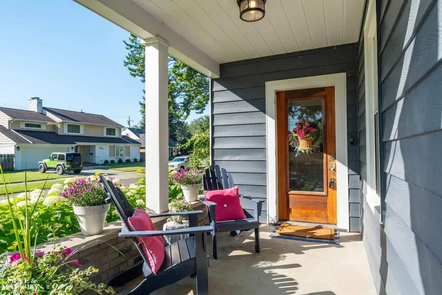 835 Cook, Grosse Pointe Woods, MI 48236 - #2