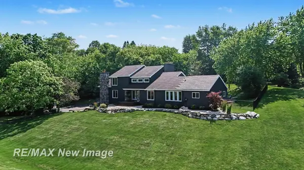 7190 Dark Lake, Clarkston, MI 48346