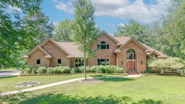 860 Evergreen, Kingsford, MI 49802