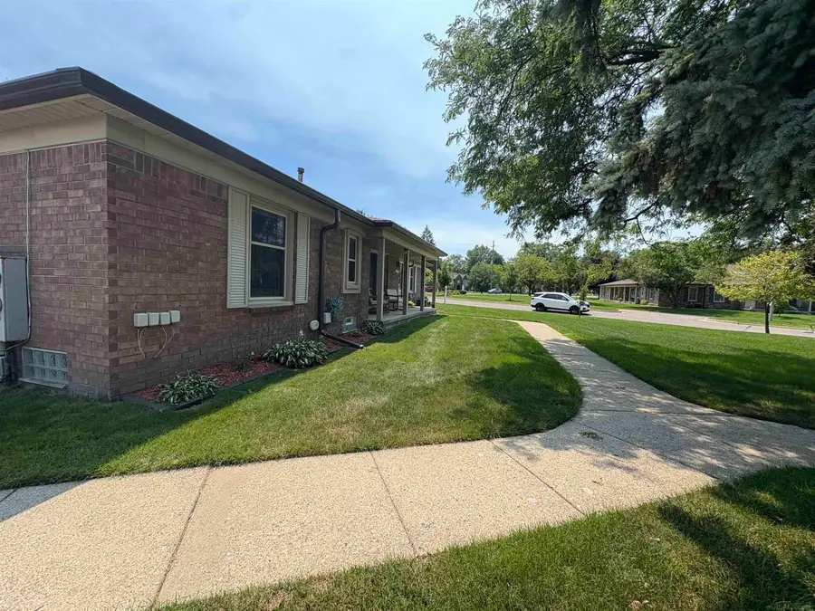 49116 Conway, Shelby, MI 48315 - #2