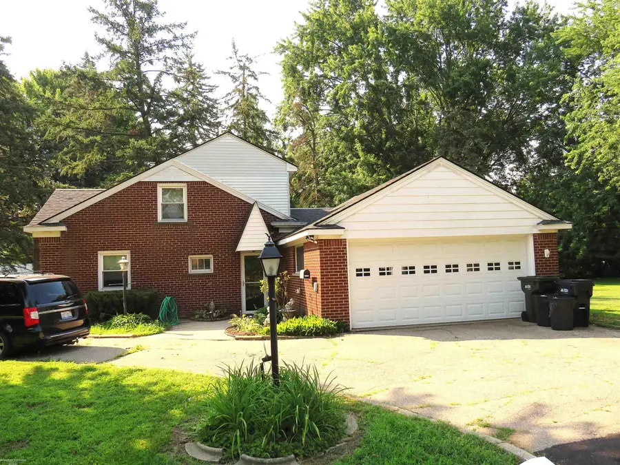 42501 Utica, Sterling Heights, MI 48314 - #2