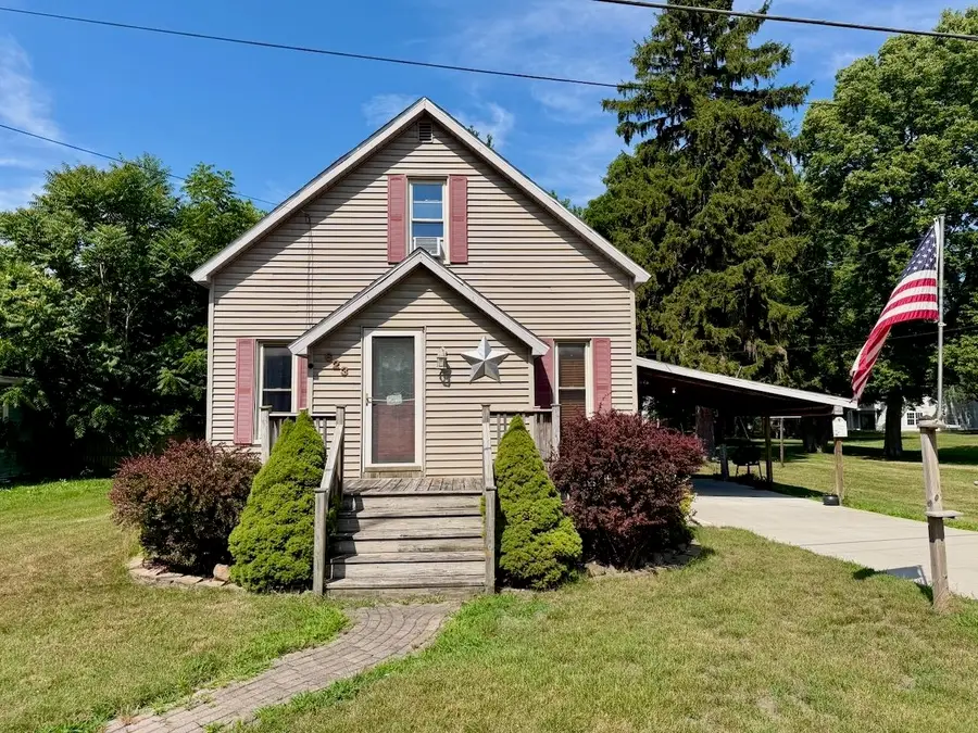 623 N Line, Chesaning, MI 48616 - #2