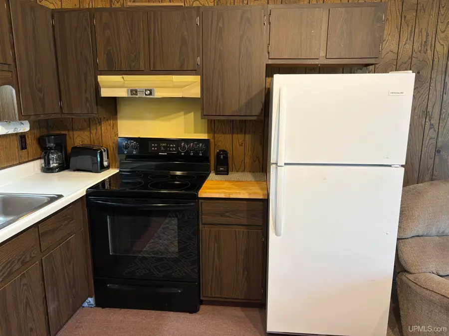 1060 Larue #B-8, Hurley, WI 54534 - #3