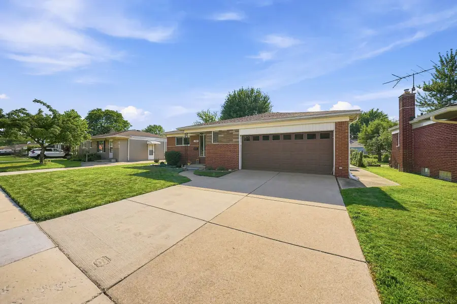 27481 Cosgrove, Warren, MI 48092 - #3