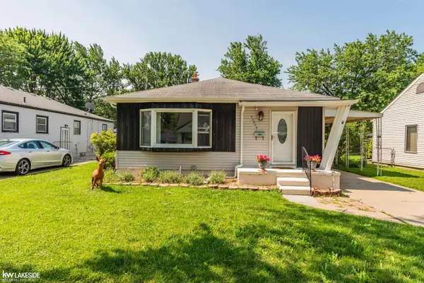 23636 Beverly, Saint Clair Shores, MI 48082