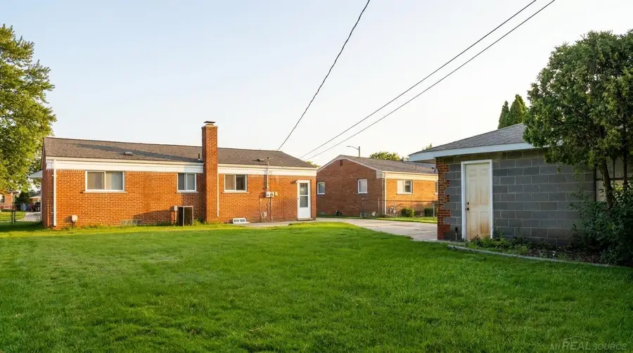 31496 Roan, Warren, MI 48093 - #2