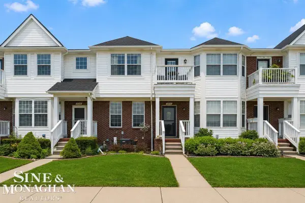 29353 Classic, Chesterfield Twp, MI 48051