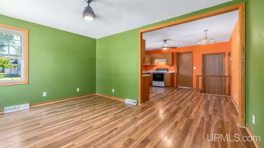 1101 W Hughitt, Iron Mountain, MI 49801 - #3