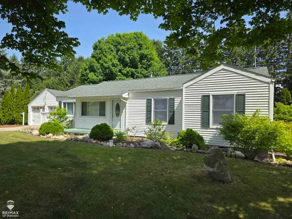 3112 W Bennington, Owosso, MI 48867
