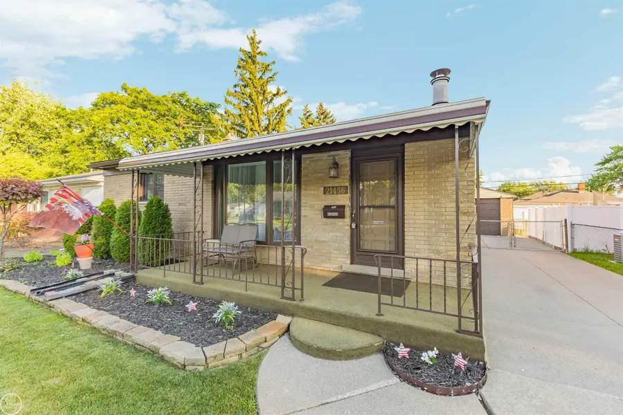 21436 Parkway, Saint Clair Shores, MI 48082 - #2