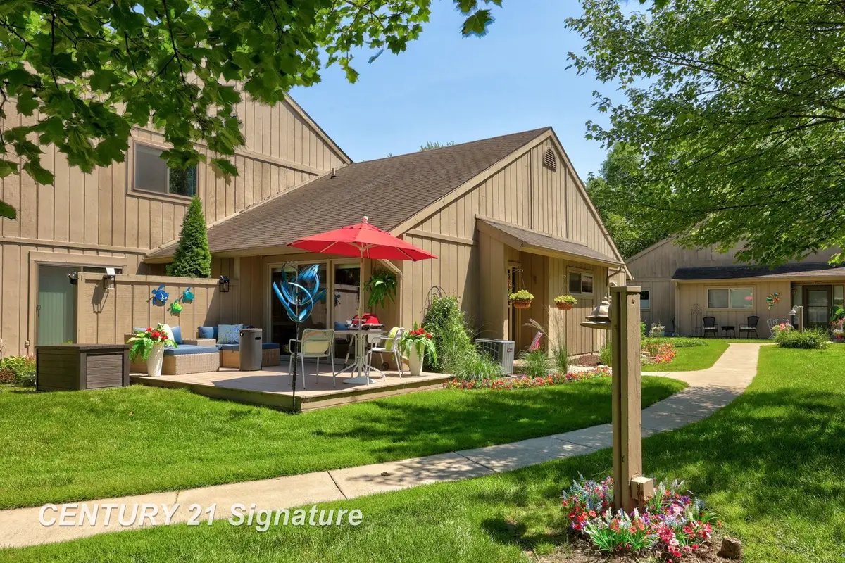 2353 Bay Woods, Bay City, MI 48706 - #1
