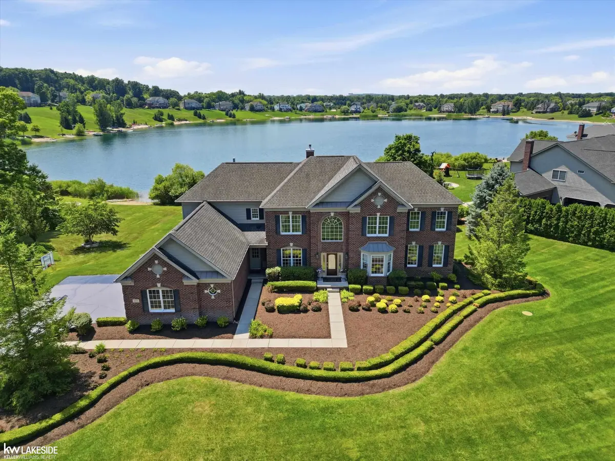 1622 Hunters Lake, Milford, MI 48380 - #1