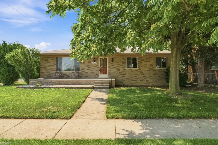 19580 Glenn, Roseville, MI 48066 - #2