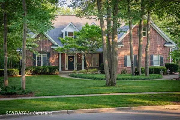 1506 Foxwood, Midland, MI 48642
