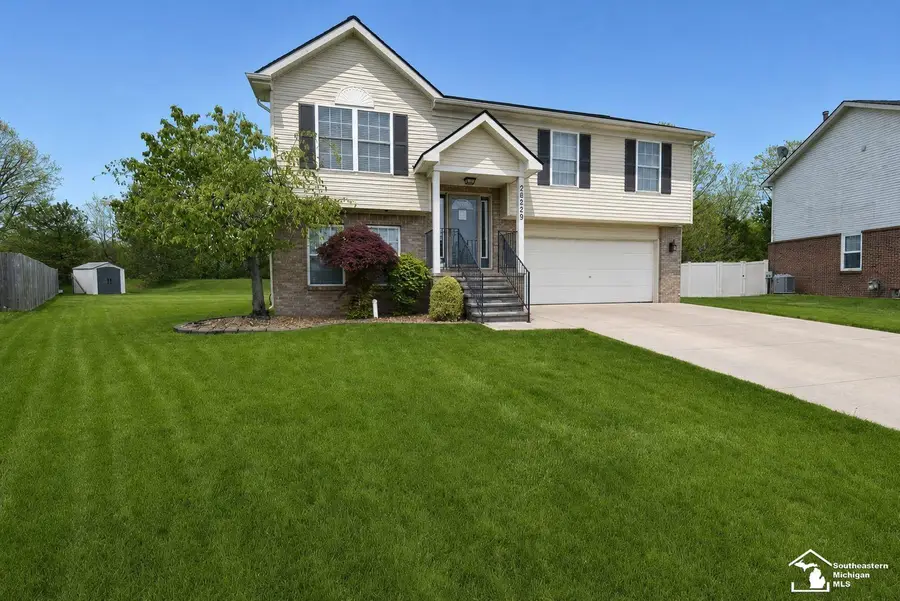 29229 Hunter, Brownstown Township, MI 48183 - #2