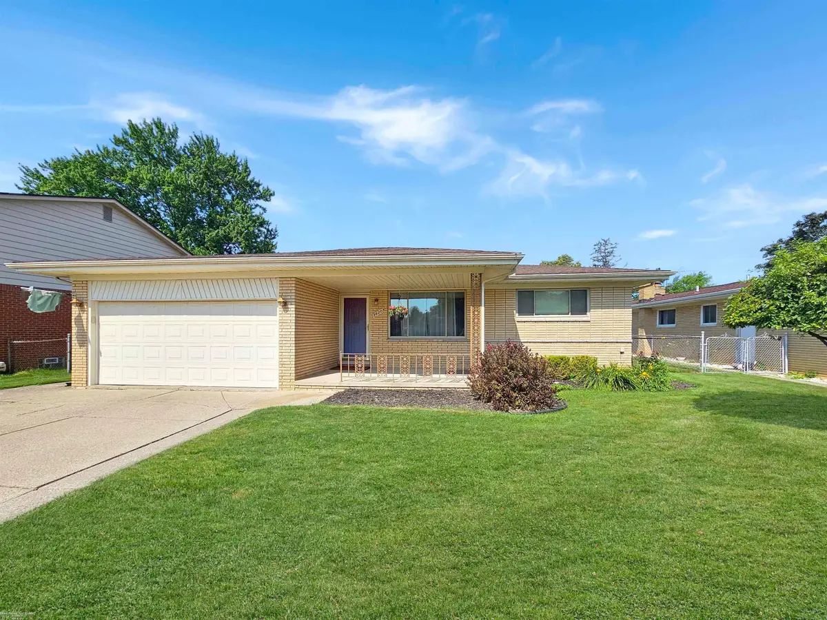 36203 La Marra, Sterling Heights, MI 48310 - #1