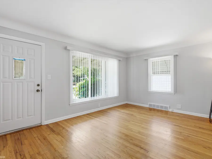 19197 Woodland, Harper Woods, MI 48225 - #2