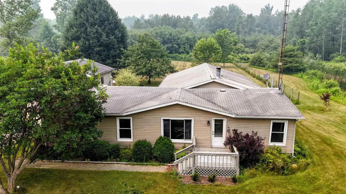 3625 N Hoover, Gladwin, MI 48624 - #1