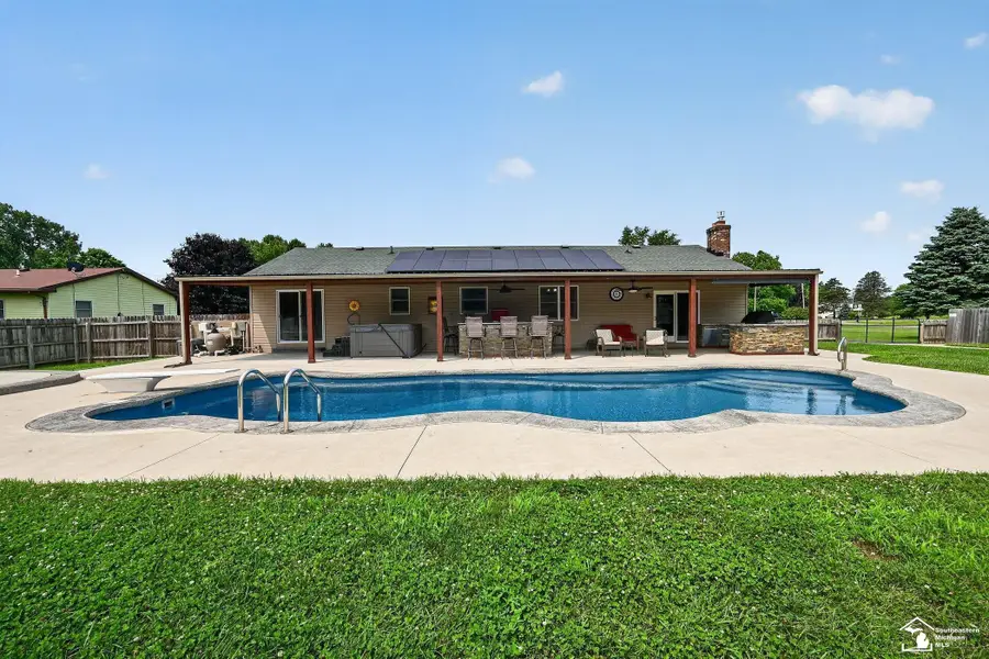 9858 Douglas, Temperance, MI 48182 - #2