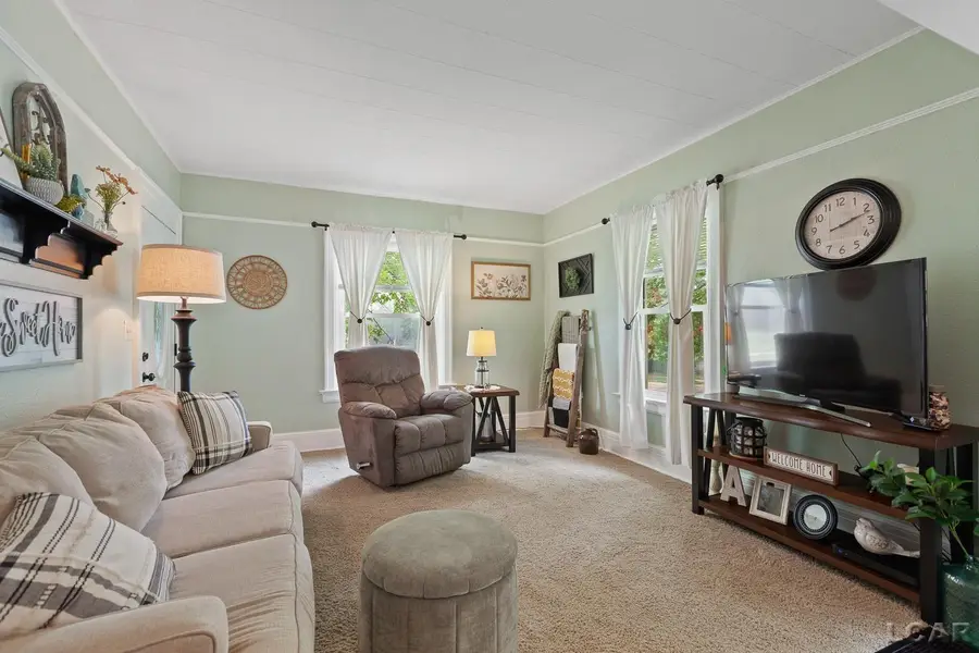 726 Croswell, Adrian, MI 49221 - #3