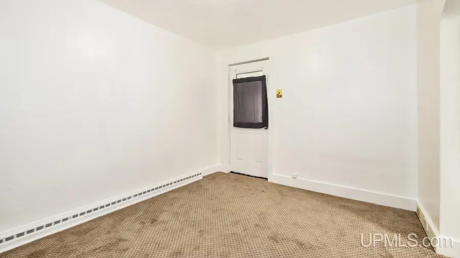 607 Broadway, Iron Mountain, MI 49801 - #3