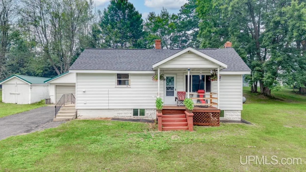 136 Mitchell, Kingsford, MI 49802 - #1